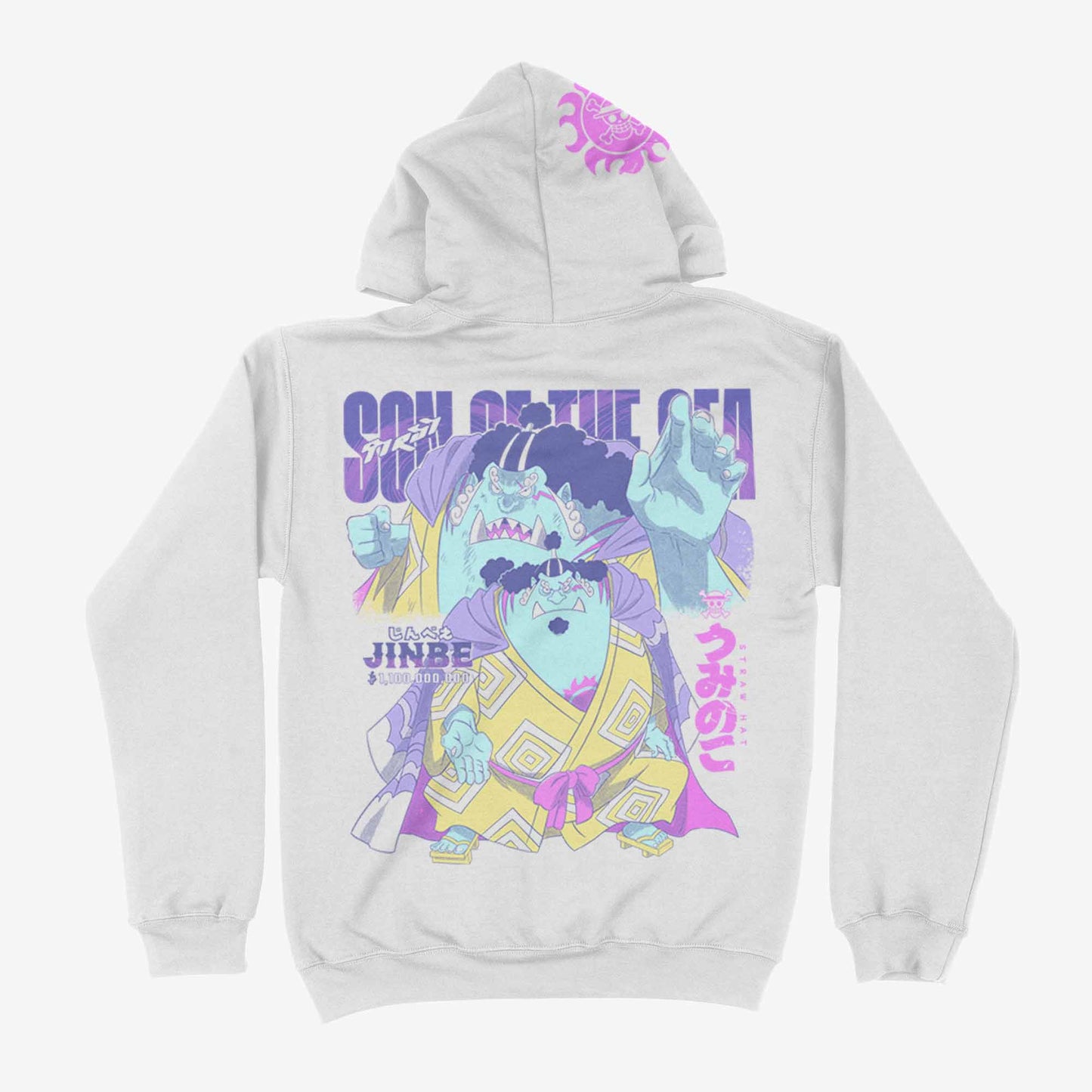 Espalda de un polerón blanco con una gran ilustración de Jinbe de One Piece, mostrando el texto 'SON OF THE SEA' en la parte superior
