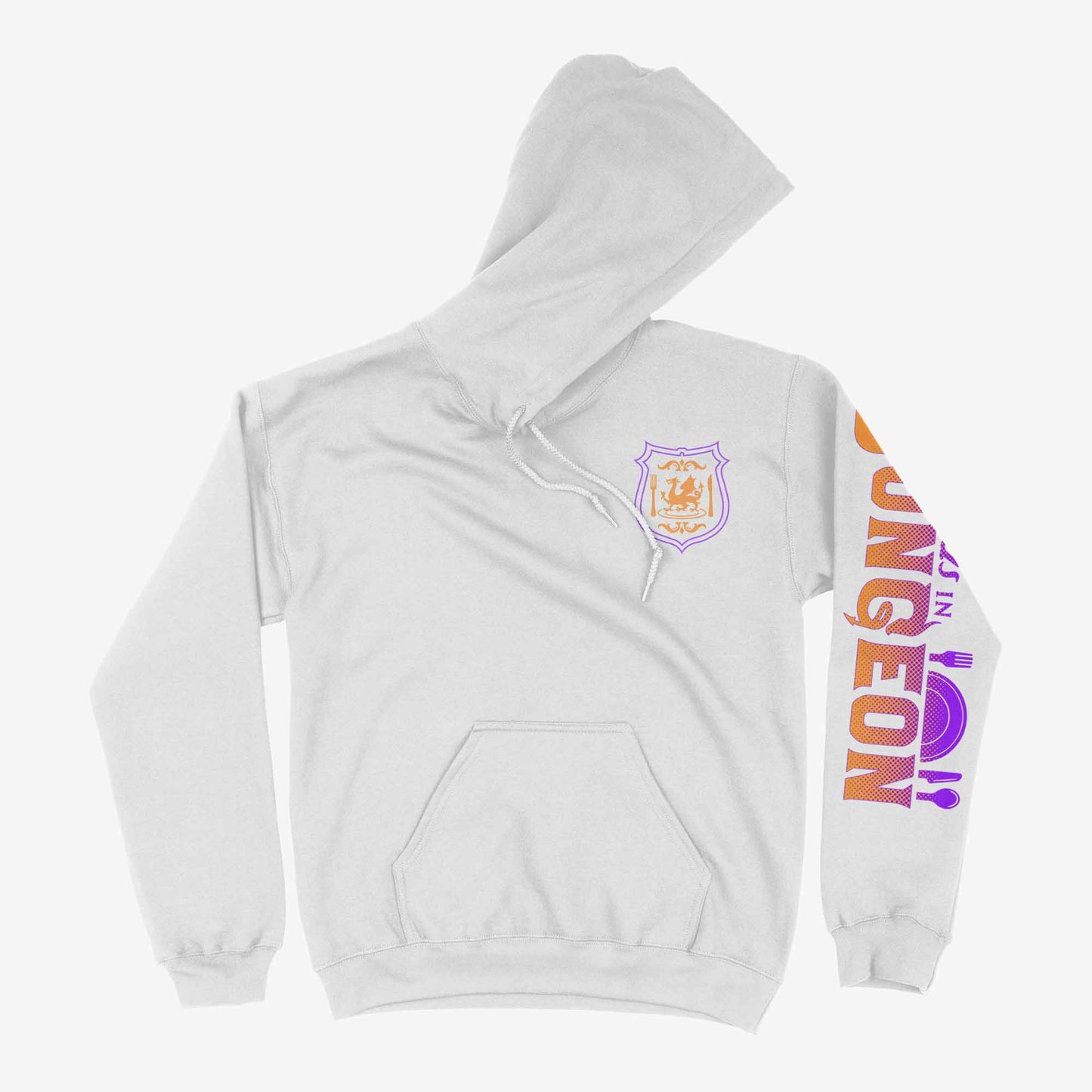 Hoodie blanco de Dungeon Meshi con un pequeno escudo del grupo de Laios en el pecho izquierdo y texto del anime en la manga