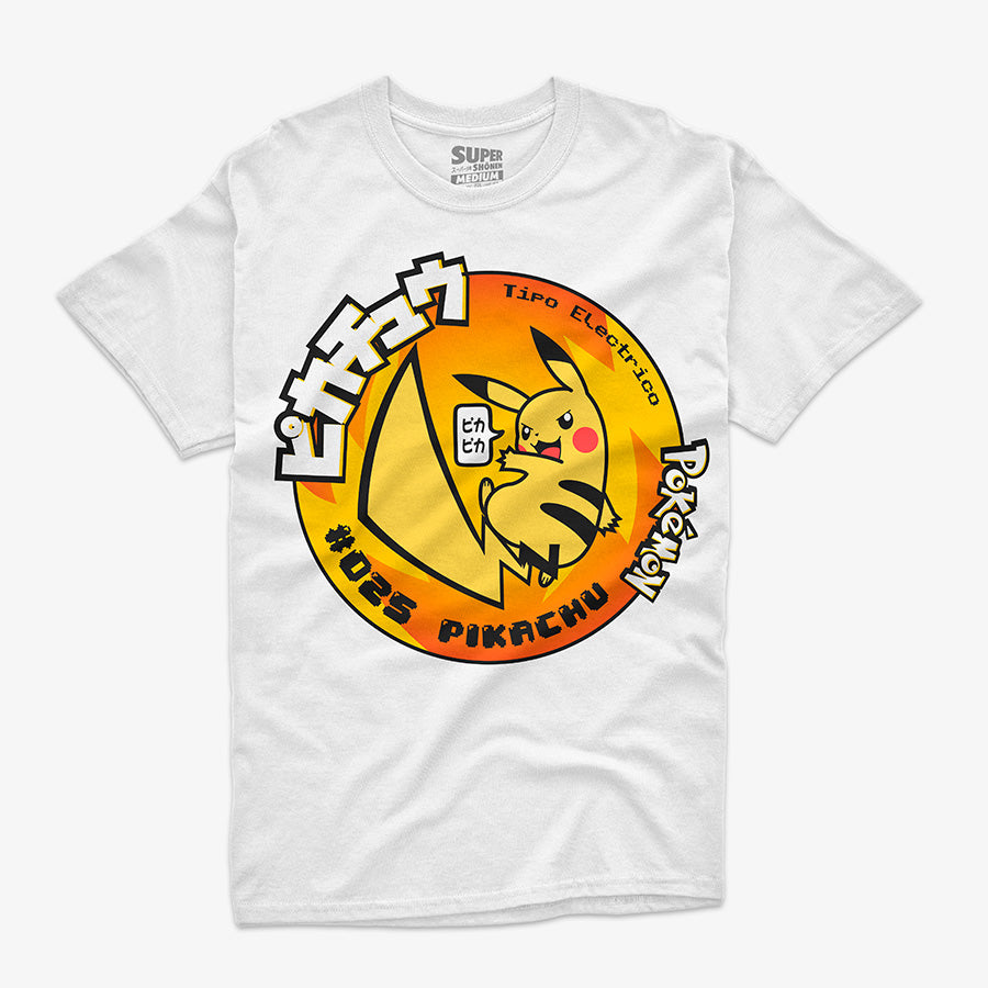 Polera blanca Pikachu tipo eléctrico con diseño retro Super Shōnen