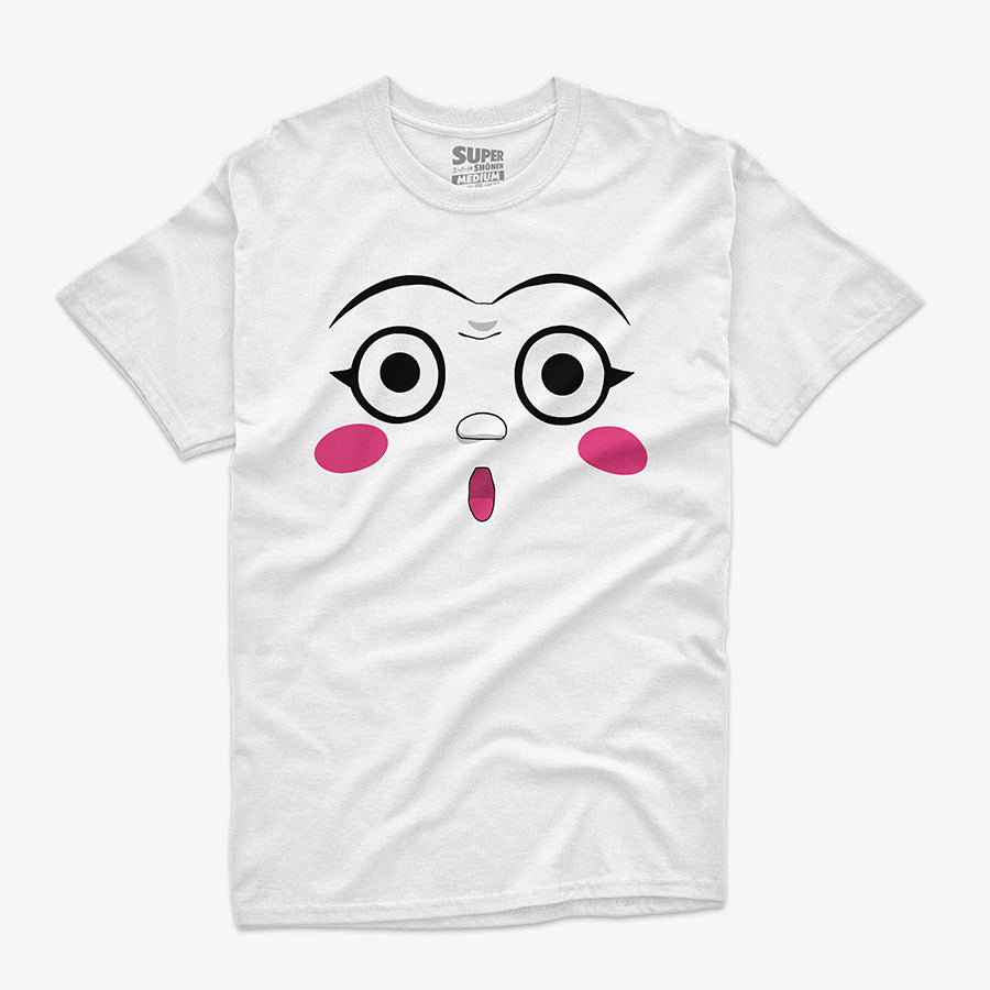 Polera blanca de Dotto! Koni-chan. Diseno central de la cara de Koni-chan con grandes ojos blancos, rubor rosado en las mejillas y una boca pequena y abierta, con fondo blanco