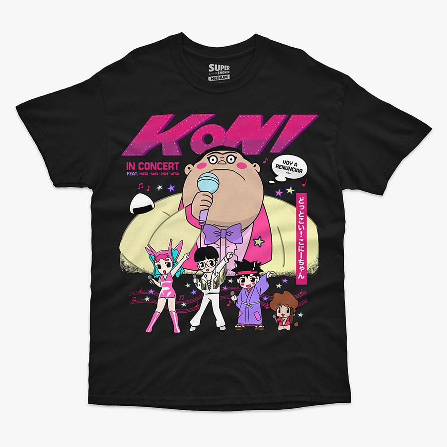 Polera negra con una gran ilustracion del personaje Koni-Chan en el centro cantando en un microfono, rodeado de cuatro personajes mas pequenos bailando. El texto 'KONI IN CONCERT' aparece arriba. El diseno es el mismo para el frente