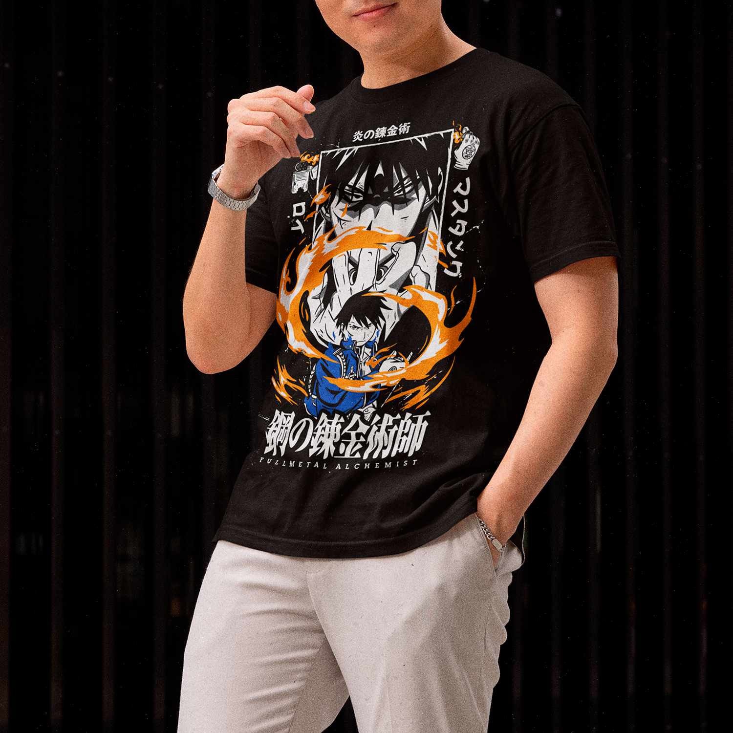 Hombre usando Polera Roy Mustang Fullmetal Alchemist