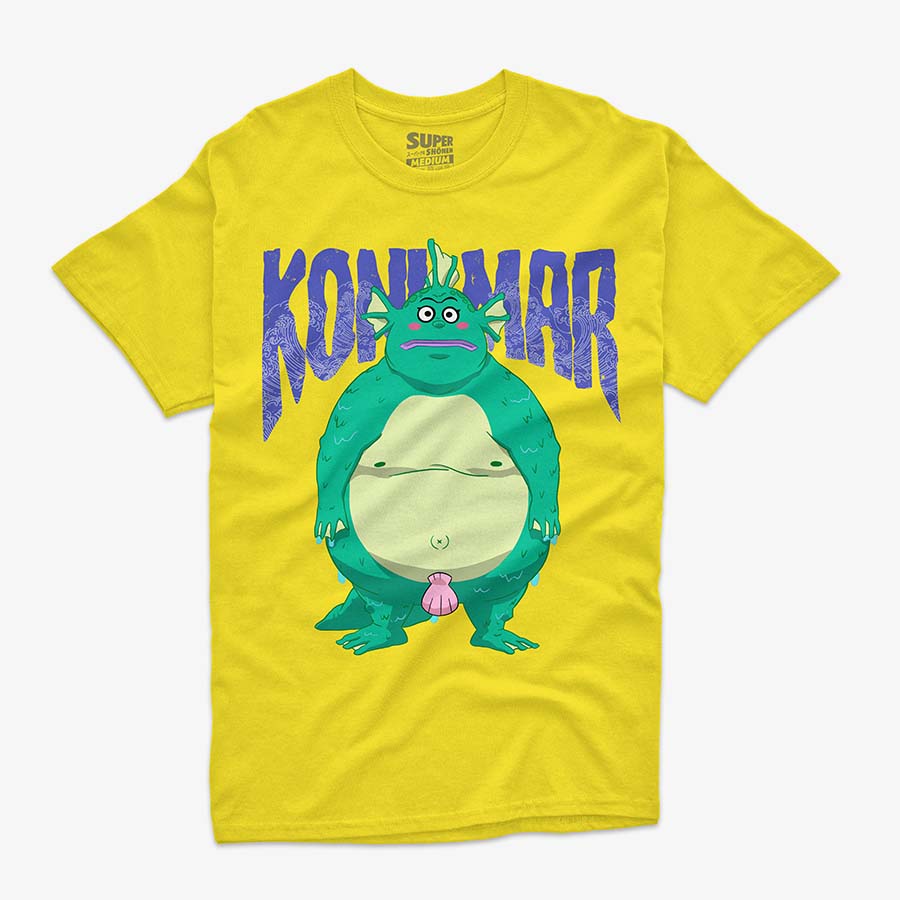 Polera amarilla de Dotto! Koni-chan. Diseno central del personaje Koni Mar, una criatura verde con aletas, branquias y una concha rosada, con el texto 'KONI MAR' en la parte superior en letras azules y con ondas