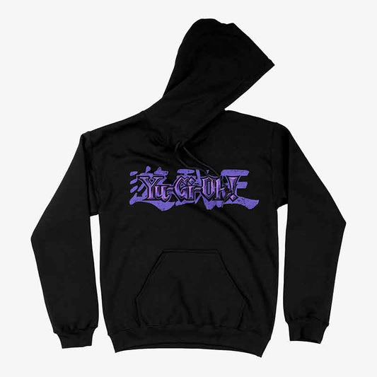 Polerón negro con el logo de Yu-Gi-Oh! en color morado en el pecho