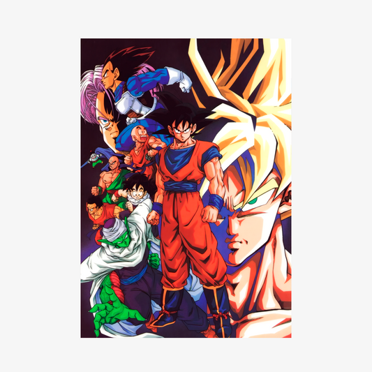 Póster clásico de Dragon Ball Z con un collage épico de los Guerreros Z, incluyendo a Goku, Vegeta, Trunks, Piccolo, Gohan y Krilin, destacando el rostro de Goku Super Saiyajín en primer plano