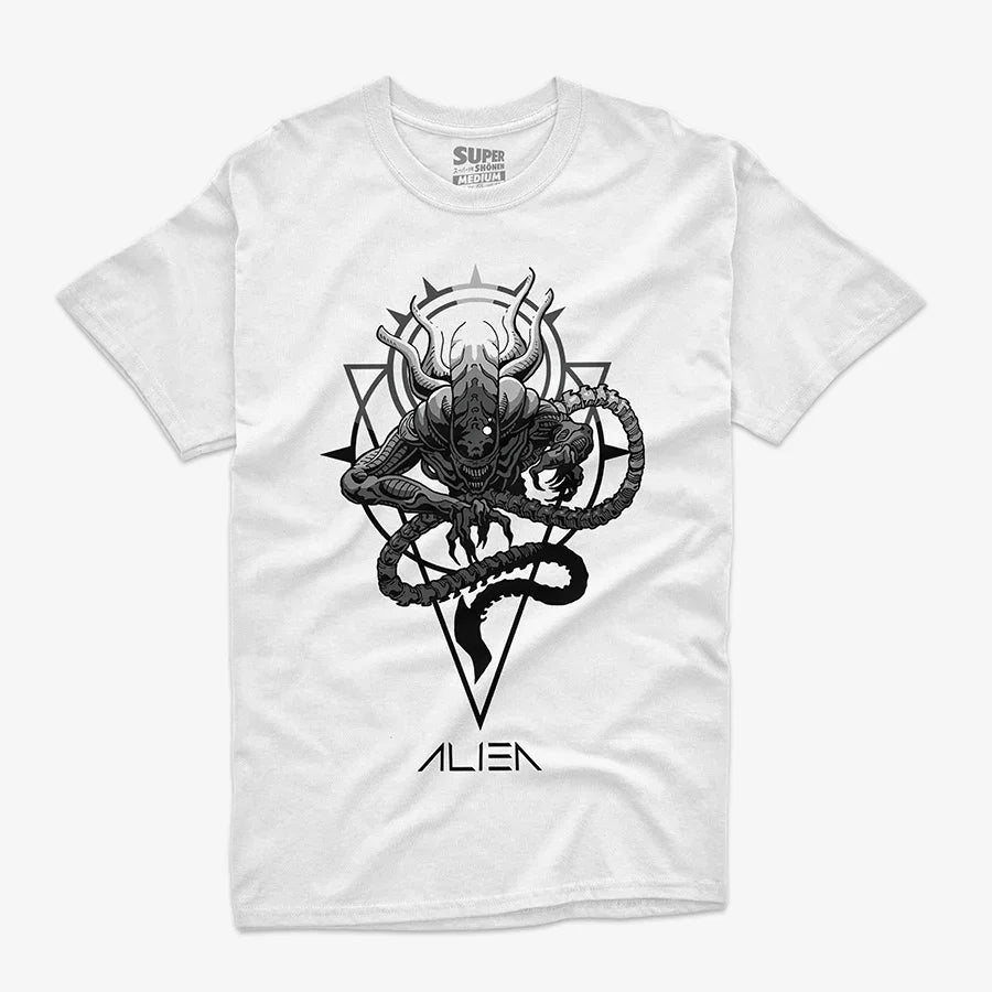 polera blanca con diseno de alien