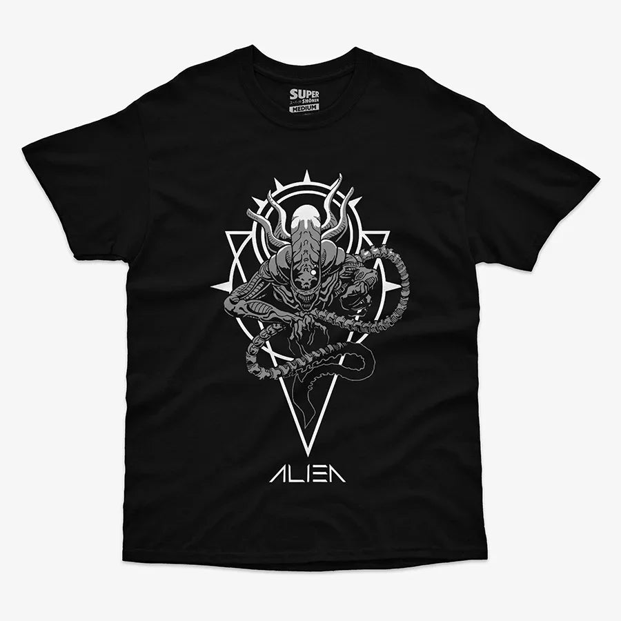 polera negra con diseno de alien